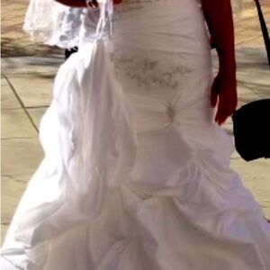 Elegant White Wedding Dress